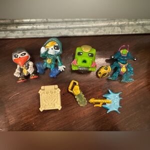 Treasure X toys figurines. Miscellaneous treasure x.